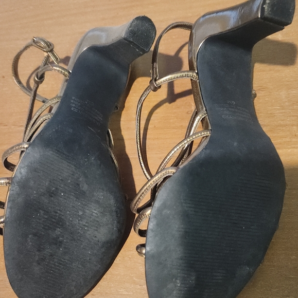 Size 5 nine west shoes - Picture 2 of 2